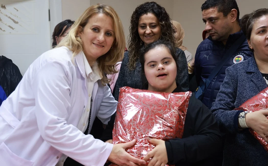 “KO-MEK Vefası” projesi ile gönüllere dokunan KO-MEK kursiyerleri aile olmanın