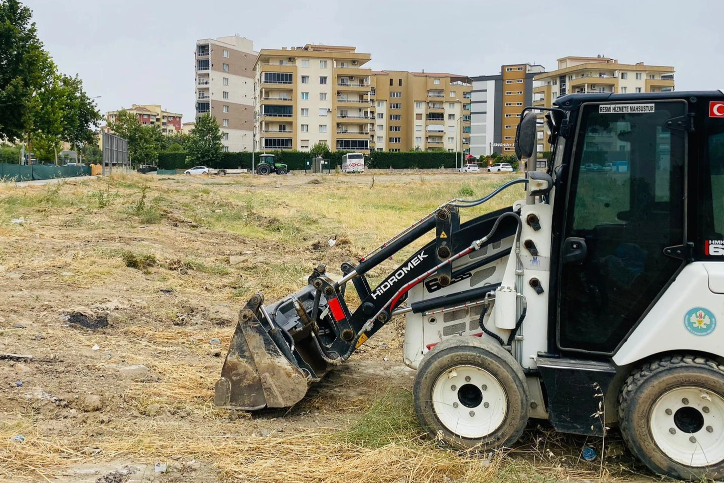 Manisa Büyükşehir Belediyesi, kentin temiz ve estetik bir görünüme kavuşması