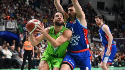 Namağlup lider TOFAŞ Basketbol Takımı’nın sahasında 22 Aralık’ta Türk Telekom