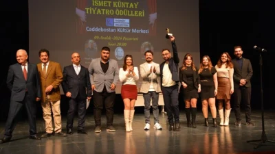 Türk oyun yazarı İsmet Küntay adına kurulup, çalışmalarını aralıksız olarak