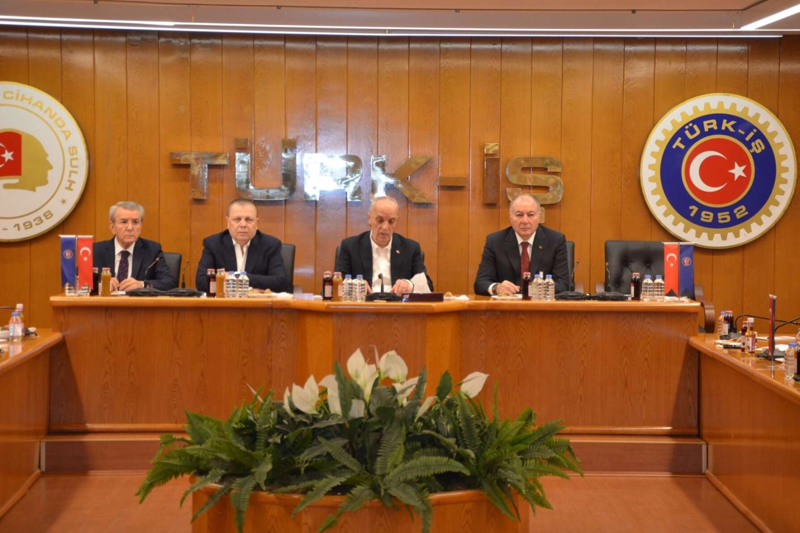 Türk-İş Genel Başkanı Ergün Atalay, asgari ücret için taleplerinin 29