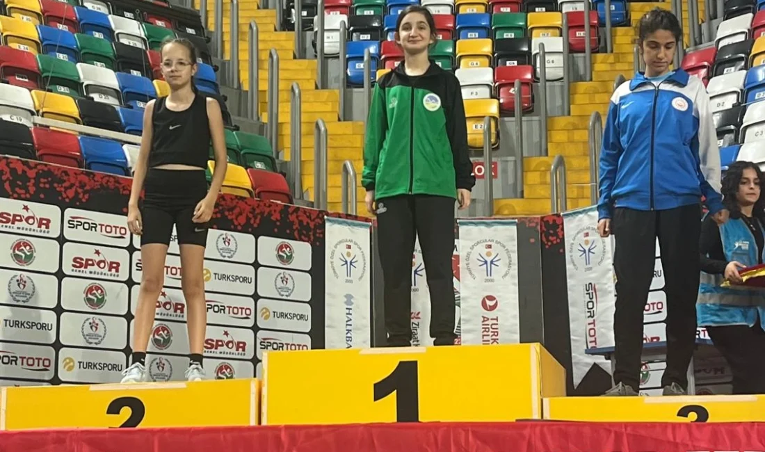 Sakarya Büyükşehir Belediyesi özel atletizm sporcularından Zeynep Çalar, İstanbul’da düzenlenenAtletizm