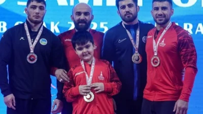 Sakarya Büyükşehir Belediyesi güreş sporcusu Abdulsamet Başar, Ankara’da düzenlenen Büyükler