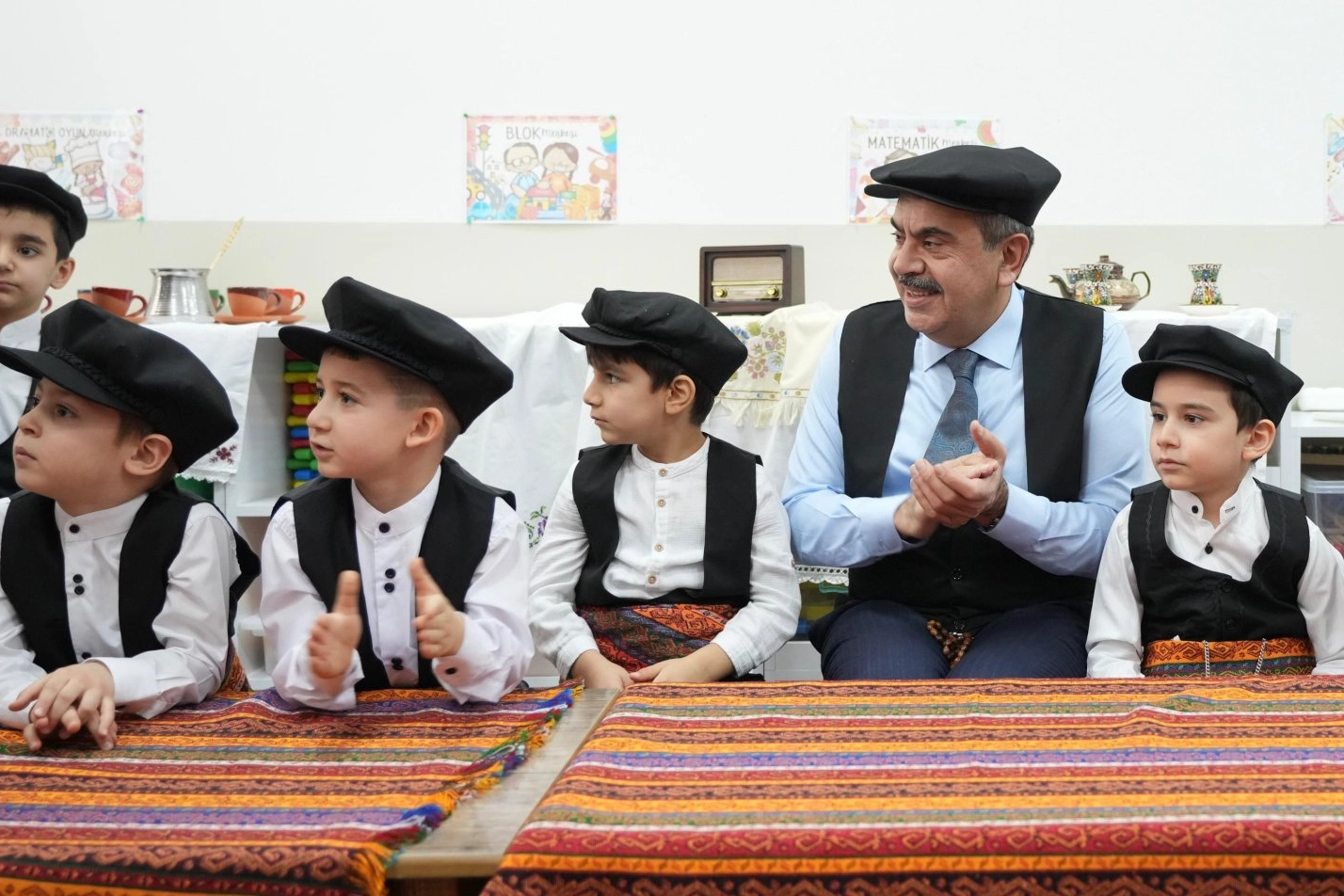 Milli Eğitim Bakanı Yusuf Tekin, çeşitli temaslar için bulunduğu Elazığ’da