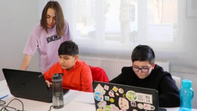 Bursa’da Mudanya Belediyesi, geleceğin dili olarak adlandırılan Robotik Kodlama Atölyeleri