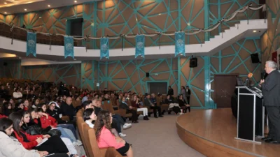 Bursa Nilüfer Belediyesi’nin, genç sporcular ve antrenörlere yönelik düzenlediği “Sporcu