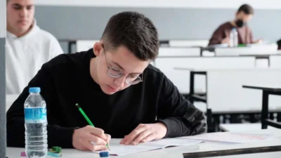 Eğitim alanında çalışmalarına hız kesmeden devam eden Bakırköy Belediyesi, ücretsiz