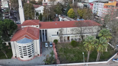 Kocaeli’de Halkevi Gençlik Merkezi içerisinde bulunan kütüphaneye Atatürk’ün annesi Zübeyde