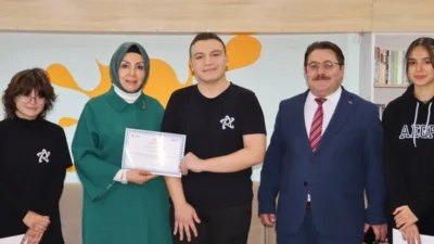 Sakarya Akyazı Eyyüp Genç Lisesi öğretmen ve öğrencilerinin iş birliğiyle