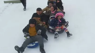 Bilecik’in Pazaryeri ilçesine bağlı Sarıdayı köyünde düzenlenen Kızak Festivali, soğuk