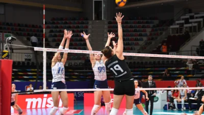 Bursa’da Nilüfer Belediyespor Eker Kadın Voleybol Takımı, deplasmanda karşılaştığı Keçiören