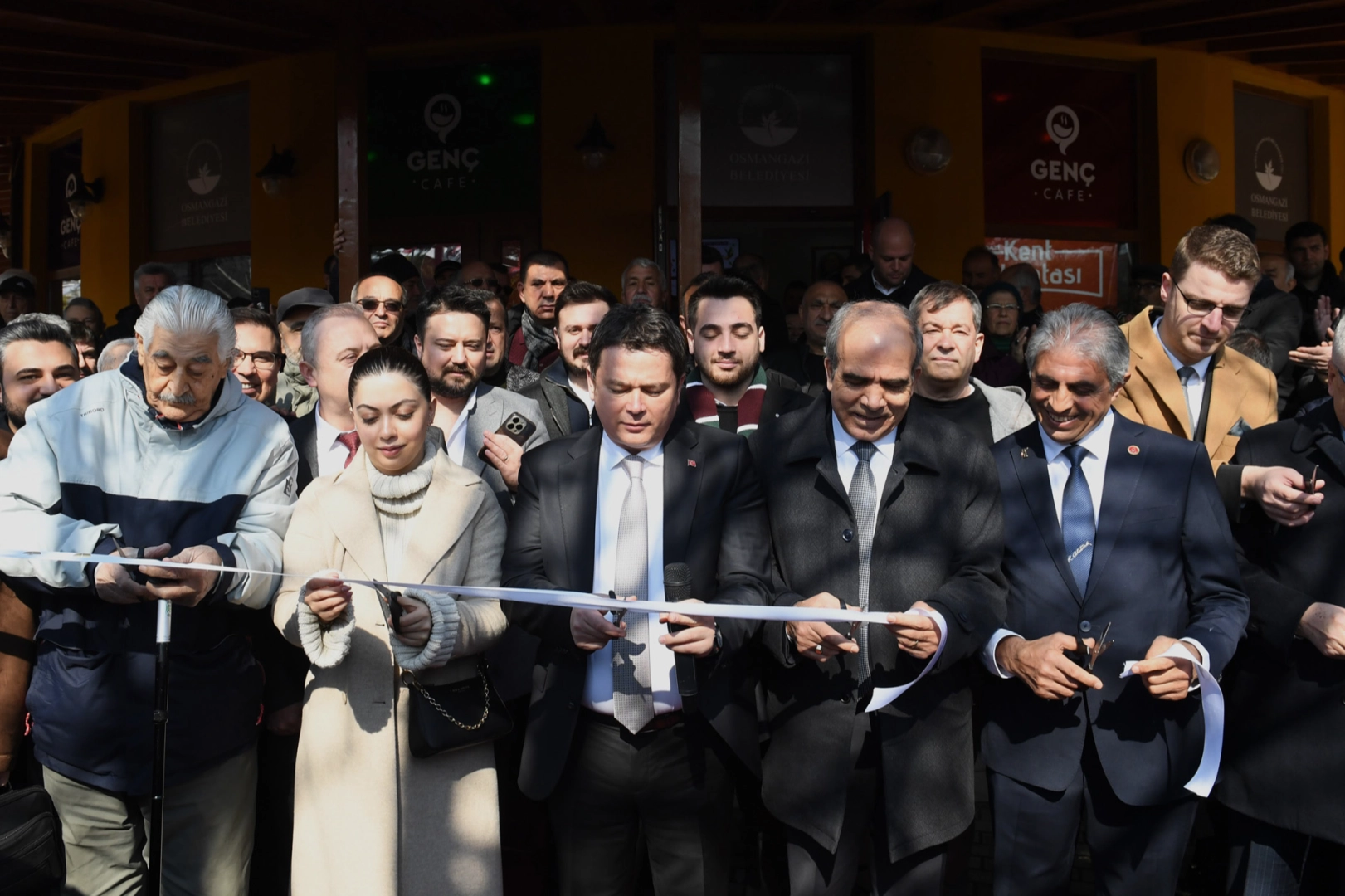 Bursa Osmangazi Belediyesi, vatandaşlara düşük ücretlerle sağlıklı gıda hizmeti sunduğu