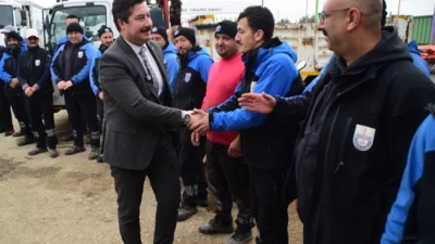 Bursa Yenişehir Belediyesi çalışanlarıyla sürekli bir araya gelmeye devam eden