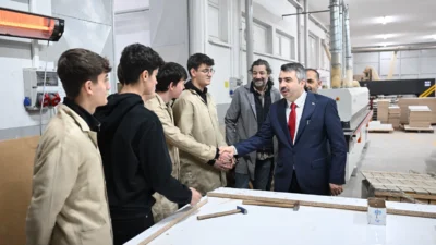 Bursa’da Yıldırım Belediye Başkanı Oktay Yılmaz, yeni eğitim öğretim yılının