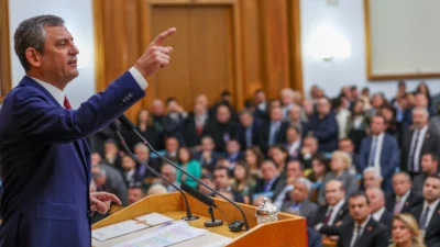 İstanbul Büyükşehir Belediyesi Başkanı Ekrem İmamoğlu ve Ankara Büyükşehir Belediyesi