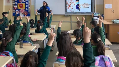 Edirne’de Keşan İlçe Emniyet Müdürlüğü, ‘Meslek Tanıtım Günleri’ kapsamında Fatih