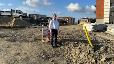 Edirne’de Yenimuhacır Belediye Başkanı Tamer Kıral, Atatürk Mahallesi’nde yapımı devam