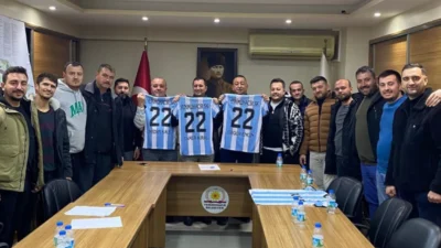 Yenimuhacir Belediye Başkanı Tamer Kıral, gerçekleştirilen toplantıda Yenimuhacir Spor’un geleceği