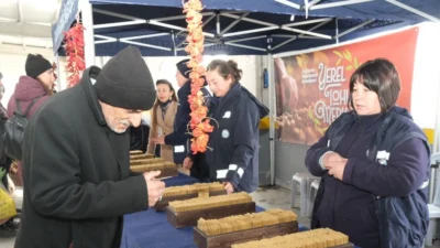 Eskişehir Büyükşehir Belediyesi’nin “Bir avuç tohum, bir ömür bağımsızlıktır” sloganıyla