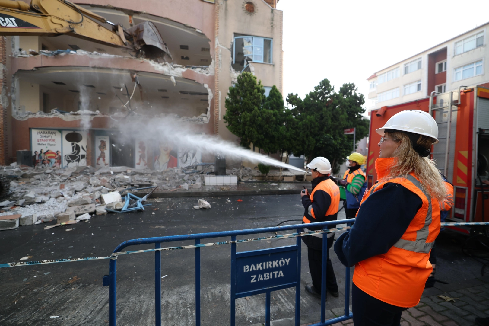 Ülkenin kanayan yaralarından biri olan deprem konusunda harekete geçen Bakırköy