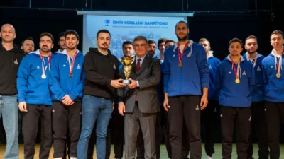 İzmir Büyükşehir Belediye Başkanı Dr. Cemil Tugay, üst üste ikinci