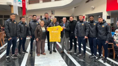 Kayseri’nin Süper Lig’deki temsilcisi Bellona Kayserispor’un yöneticileri, teknik heyeti ve