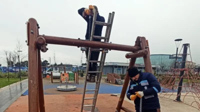 Kocaeli Büyükşehir ekipleri, çocuk oyun grupları ile açık hava spor