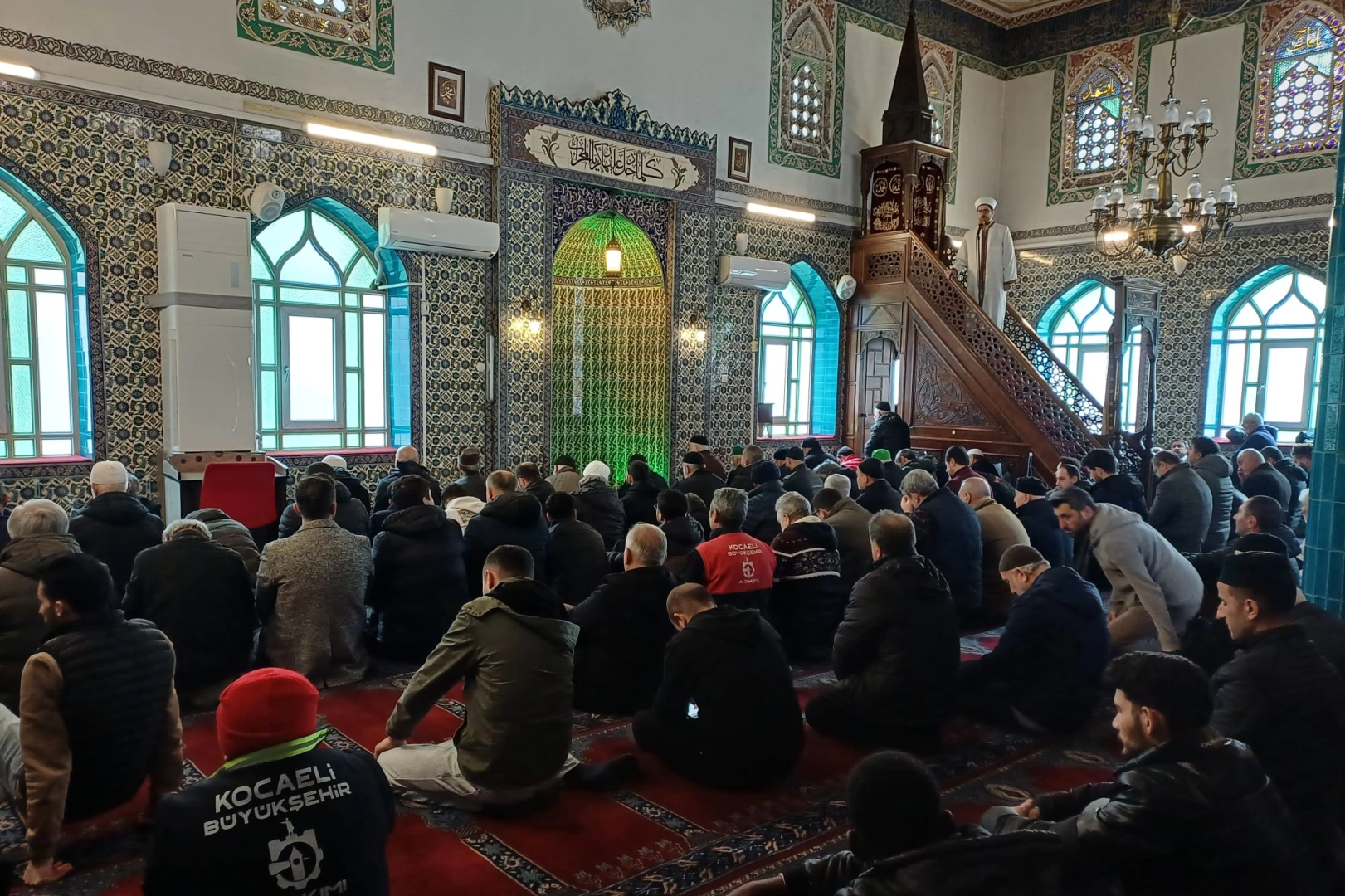 Kocaeli Büyükşehir Belediyesi, yangında hasar gören Akça Camii’ndeki onarım çalışmalarını