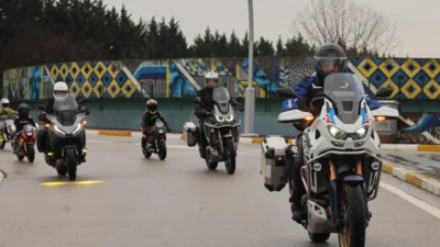 Kocaeli Büyükşehir Belediye Başkanı Doç.Dr.Tahir Büyükakın, bugün Kocaeli Kongre Merkezi’ne