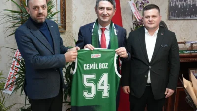 Sakarya Büyükşehir Belediyesi Spor Kulübü Başkanı Enes Zengin ve yönetim