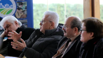 Sakarya Büyükşehir Belediyesi’nin düzenlediği “Kuşak Buluşmaları” programının ilk oturumu Yaşayarak