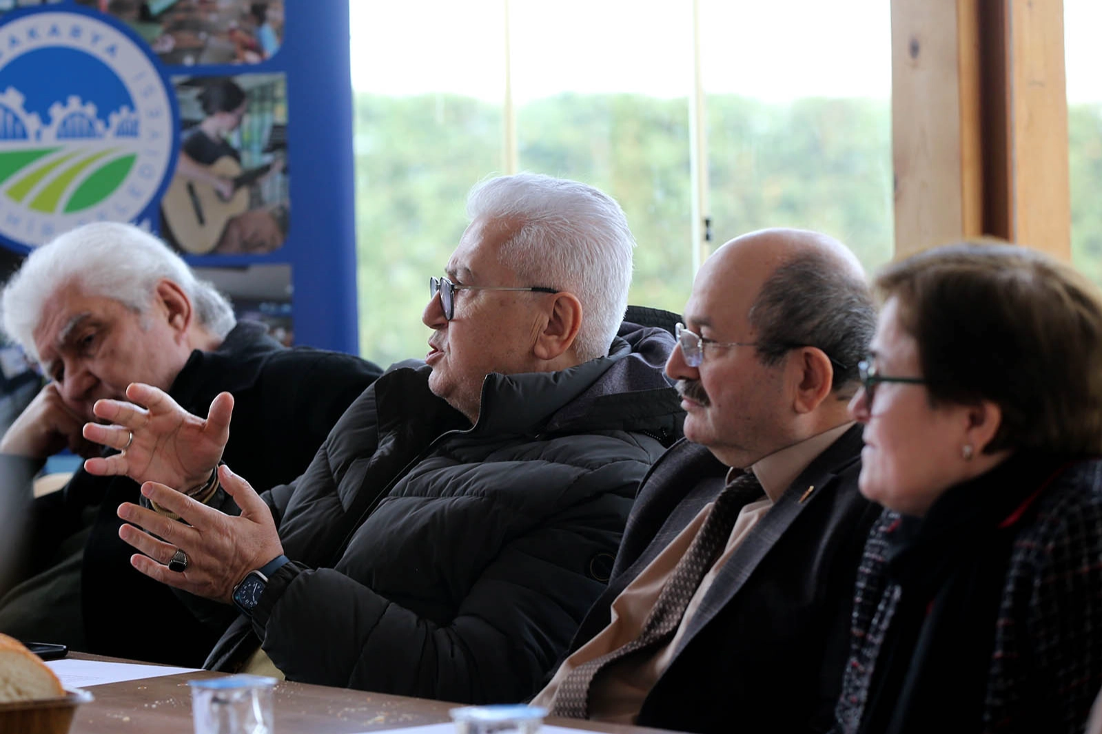 Sakarya Büyükşehir Belediyesi’nin düzenlediği “Kuşak Buluşmaları” programının ilk oturumu Yaşayarak