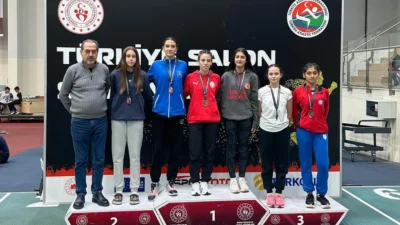 Sakarya Büyükşehir Belediyesi atletizm takımından 5 sporcu Bursa’da düzenlenen U16