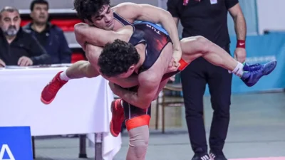 Sakarya Büyükşehir Belediyesi’nin Sivas’ta düzenlenen U23 Grekoromen Güreş Türkiye Şampiyonası’na