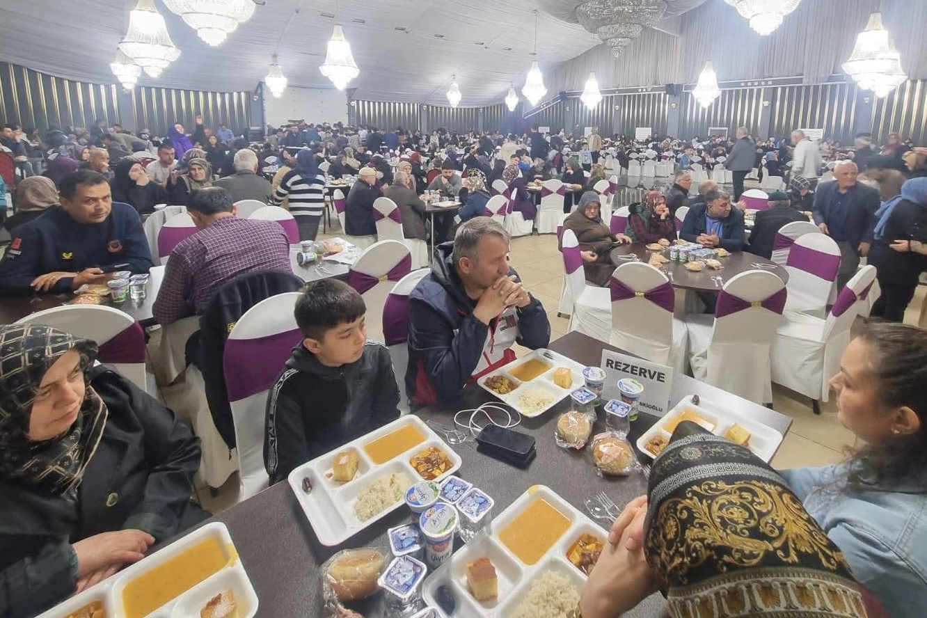 Bolu Yığılcalılar Derneğinin 8. Geleneksel iftar programına Yığılca’lılardan rekor katılım