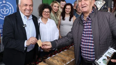 Bursa Nilüfer Belediyesi Halk Dansları Topluluğu’nun gösterisiyle başlayan etkinliğin açılışında