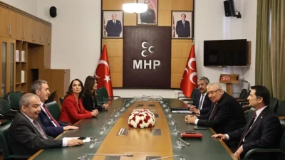 DEM Parti Eş Genel Başkanları Tuncer Bakırhan ve Tülay Hatimoğulları