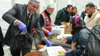 Manisa Büyükşehir Belediyesi, Ramazan ayı boyunca, kurduğu iftar sofraları, sosyal