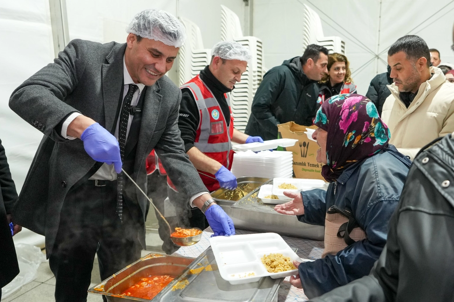 Manisa Büyükşehir Belediyesi, Ramazan ayı boyunca, kurduğu iftar sofraları, sosyal