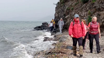 Bursa’nın Mudanya ilçesinde Doğa Yürüyüşü Grubu, 20 kişilik ekiple, 12