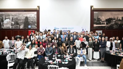 Yıldırım Belediye Başkanı Oktay Yılmaz, dünyanın dört bir köşesinden eğitim