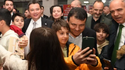 Bu yıl 22’incisi düzenlenen Bursa Kitap Fuarı, kapılarını açtı. Osmangazi