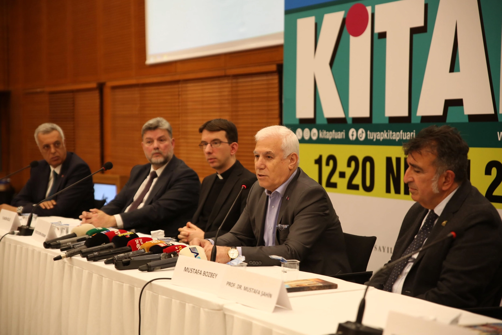 Bursa Büyükşehir Belediyesi’nin katkılarıyla bu yıl 22’ncisi düzenlenen Bursa Kitap