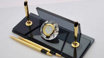 Kadife plaket, estetik görünümü ve zarif yapısıyla dikkat çeken bir