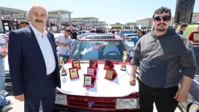 Kocaeli’de Gebze Belediyesi tarafından bu yıl 2.’si düzenlenen Modifiyeli Araçlar