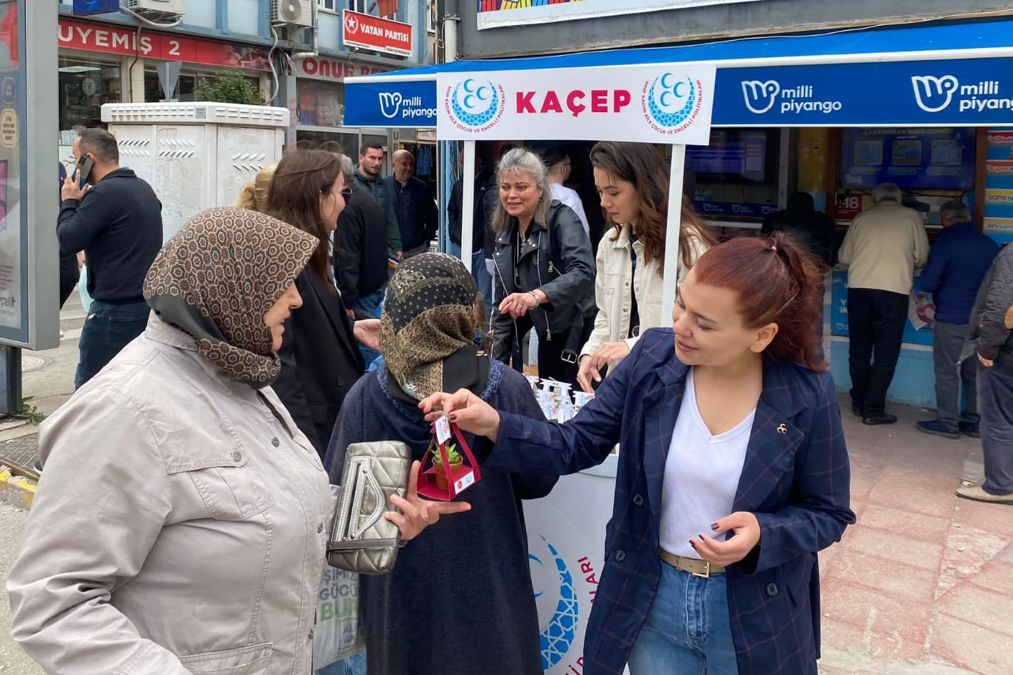 MHP Kadın Aile Çocuk Politikaları Başkanlığı (KAÇEP), Anneler Günü’nde Alparslan