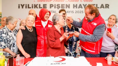 Türk Kızılay, Anneler Günü’nde deprem bölgesinde anne ve çocuklara yönelik