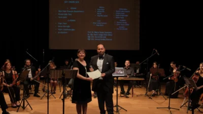 Sakarya Üniversitesi’nin daveti üzerine kentte konser veren Kocaeli Büyükşehir Oda