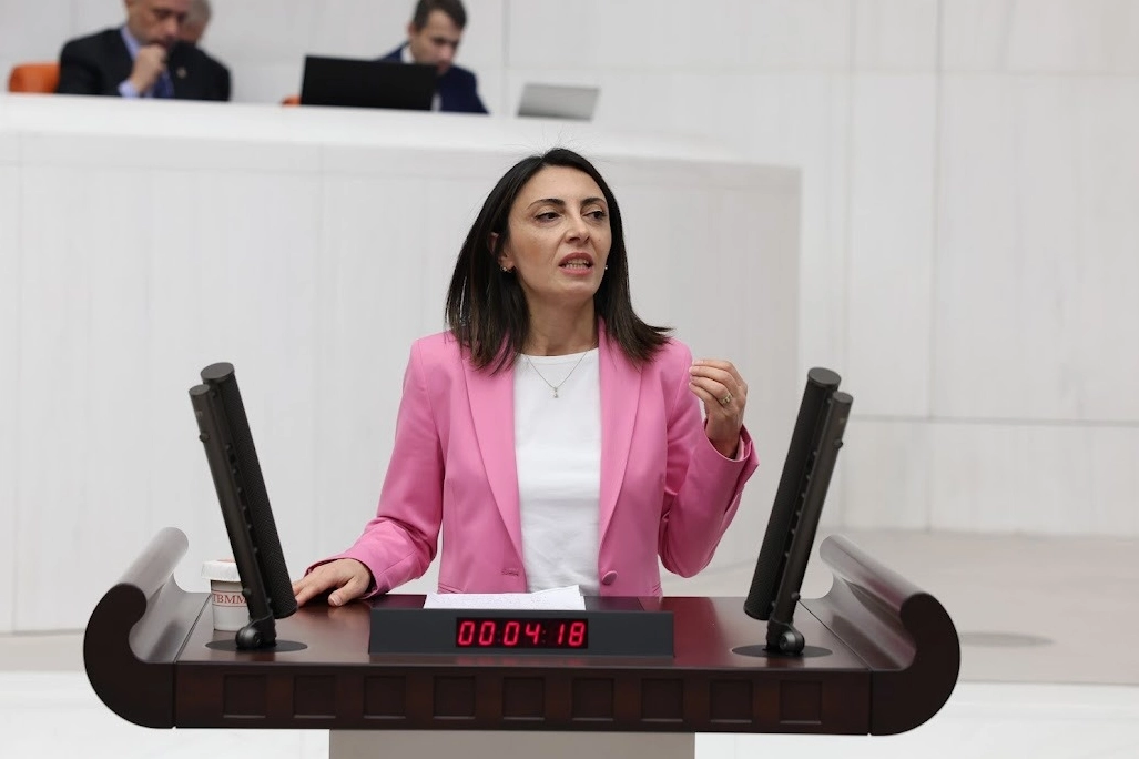 CHP Bursa Milletvekili ve Parti Meclisi Üyesi Av. Nurhayat Altaca