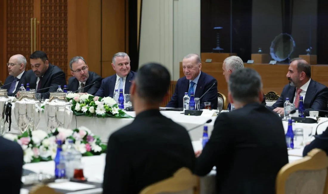 Cumhurbaşkanı Erdoğan, Süper Lig’e yükselen Kocaelispor, Fatih Karagümrük ve Gençlerbirliği’ni